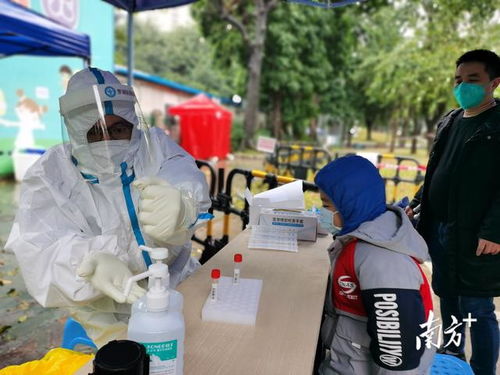 罗湖抗疫一线 辛苦你们了,手一定很冷吧 天冷,心暖