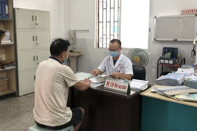 湘桥区“最美医生”黄泽标 扎根慢性病防治一线的健康守护者