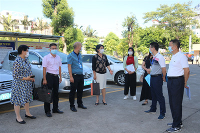 市人大常委会调研我市健全公共卫生服务体系工作情况